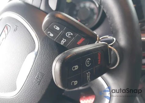 2018 Dodge Challenger R/T Plus z USA, uszkodzony, nr VIN 2C3CDZBT3JH334148